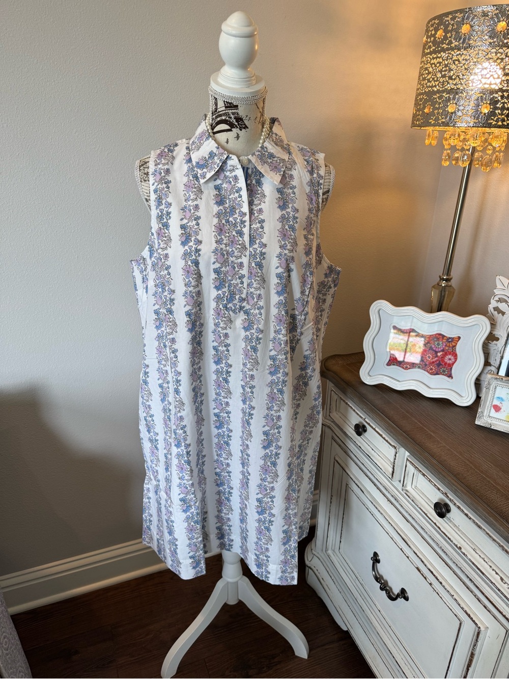 NWT Vineyard Vines Shift Dress - White with Lavender & Blue
